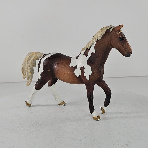 Schleich Trakehner Stallion Pinto Horse #13756 - Picture 4 of 8